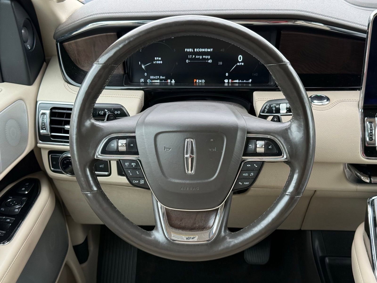 Used 2020 Lincoln Navigator Reserve w/ Luxury Package image 36