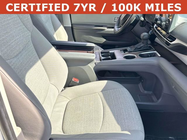 Used 2024 Toyota Sienna LE image 9