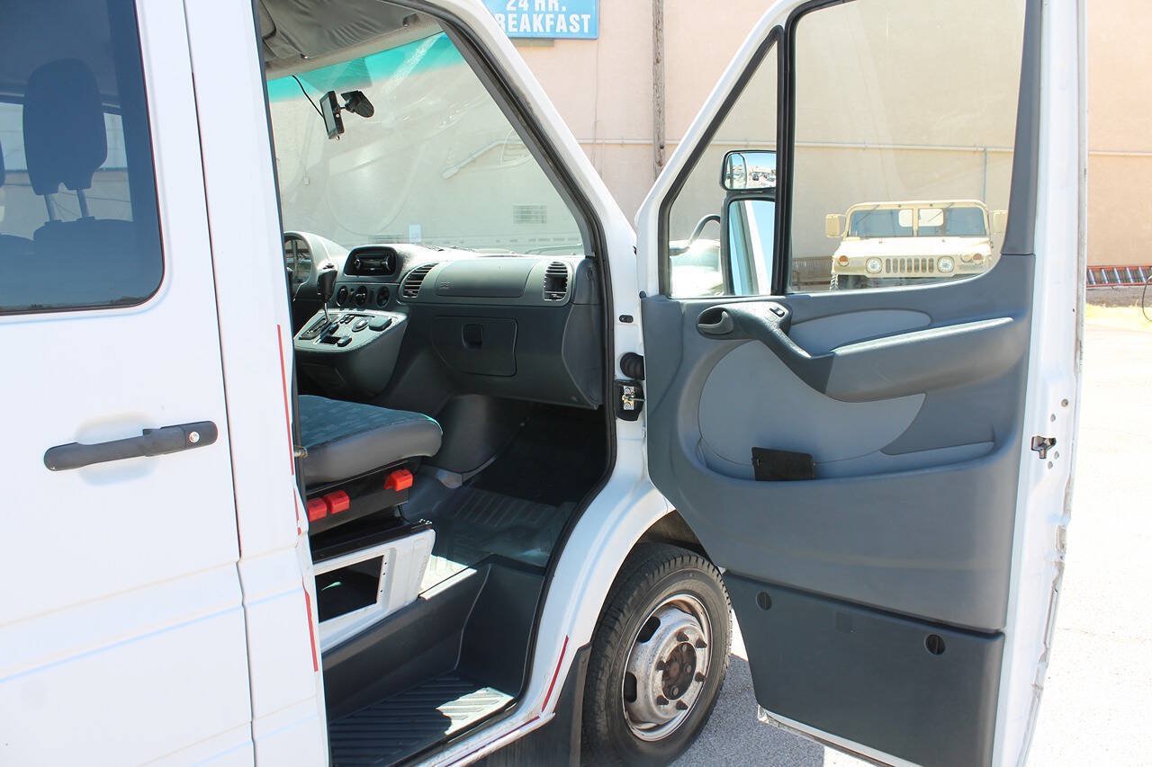 Used 2006 Dodge Sprinter 3500 w/ PWR Convenience Group RWD image 22