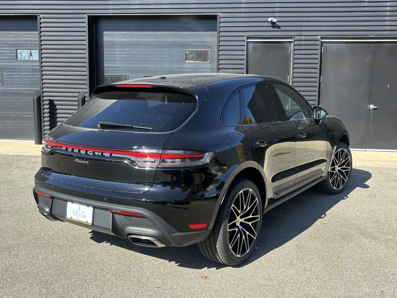 New 2026 Porsche Macan AWD/4WD image 10