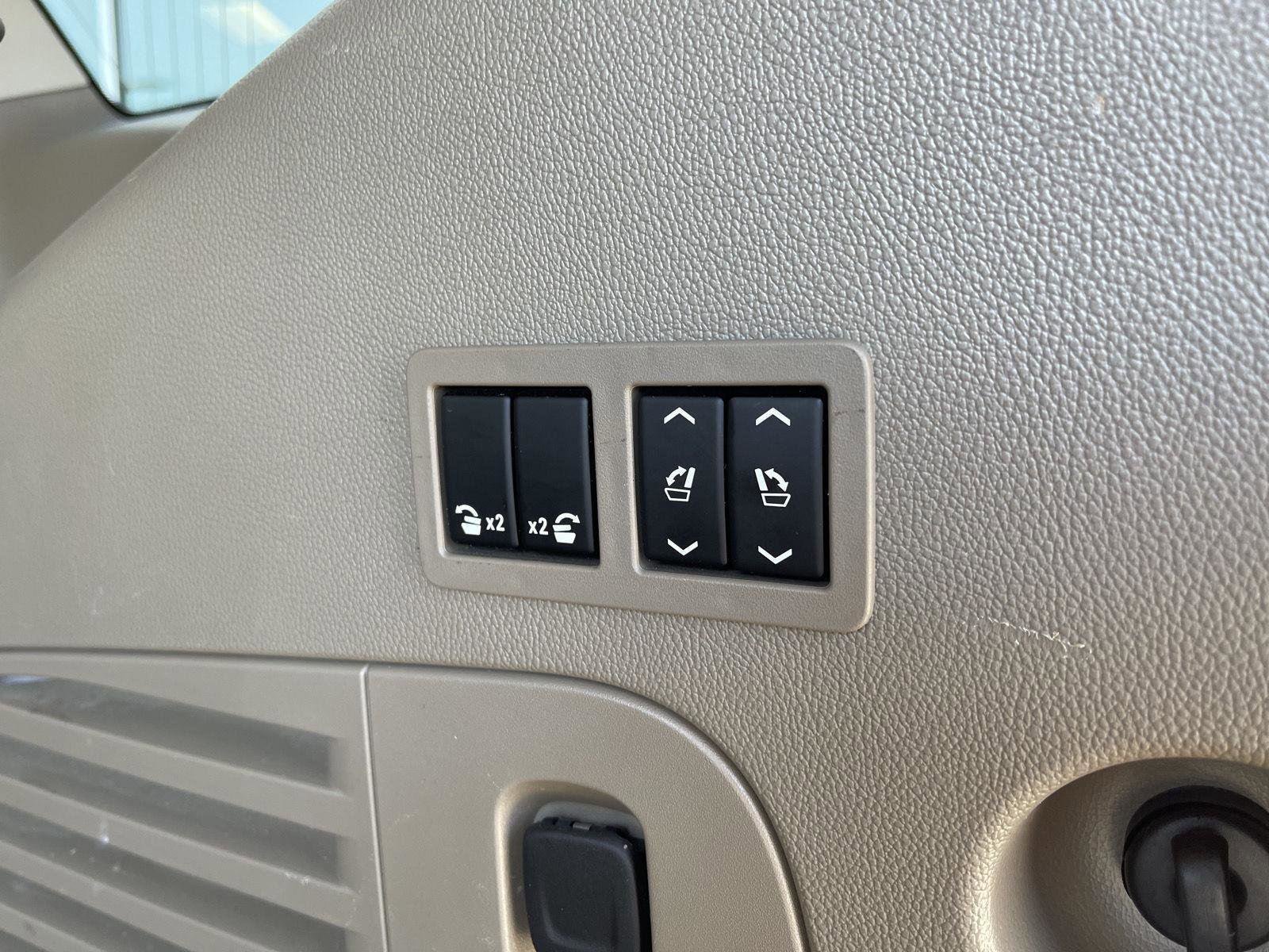 Used 2020 Chevrolet Tahoe Premier w/ Premier 6.2L Value Package image 46