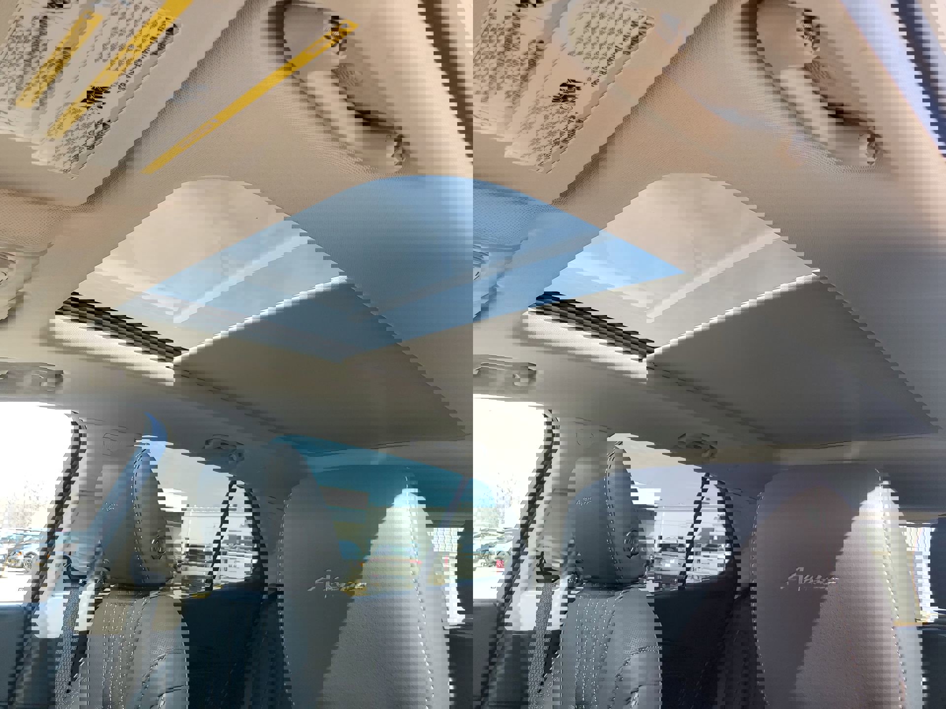 Used 2023 Buick Envision Avenir image 27