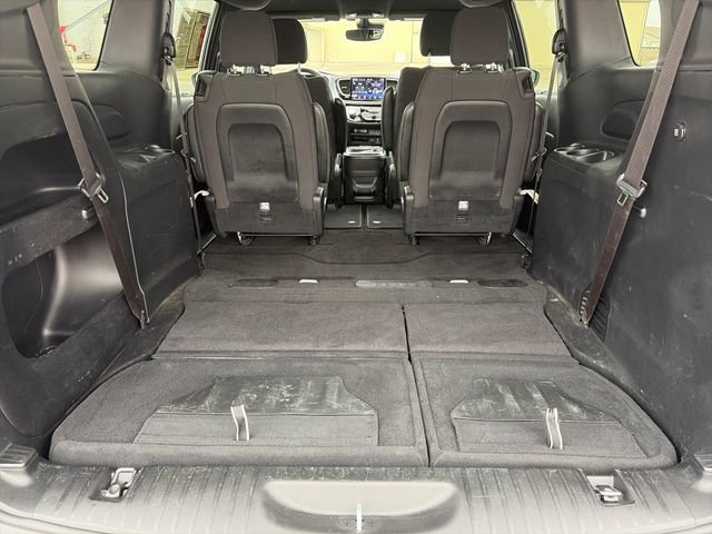 Used 2022 Chrysler Pacifica Touring AWD/4WD image 41
