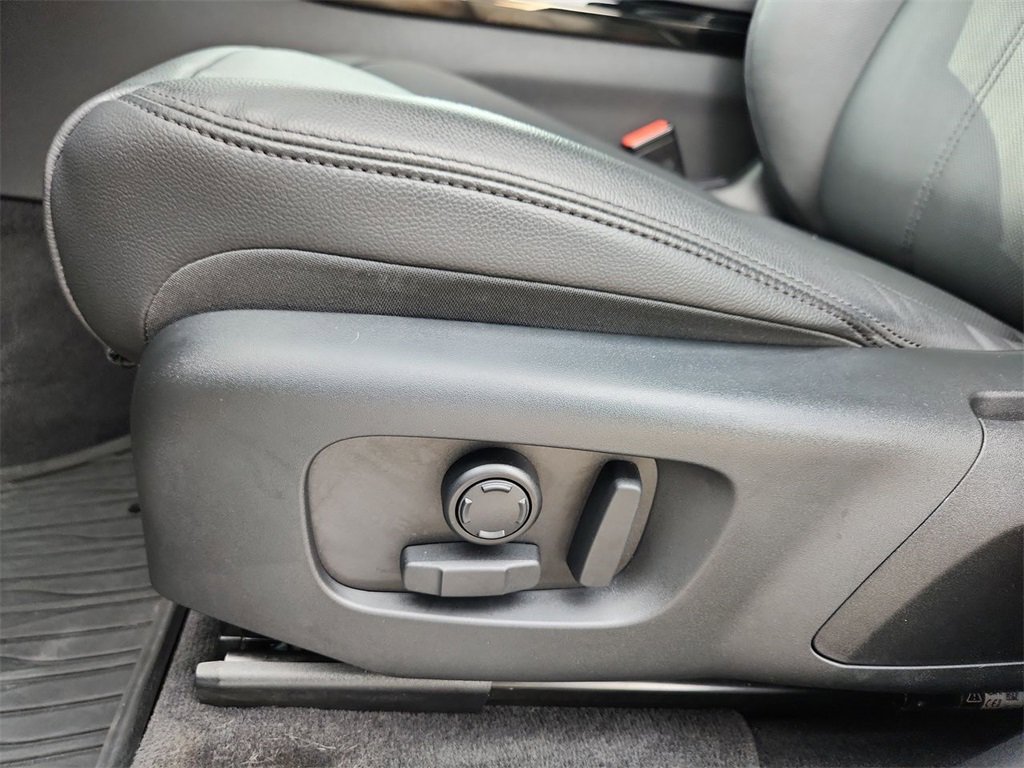 Used 2024 Land Rover Range Rover Velar Dynamic SE image 11