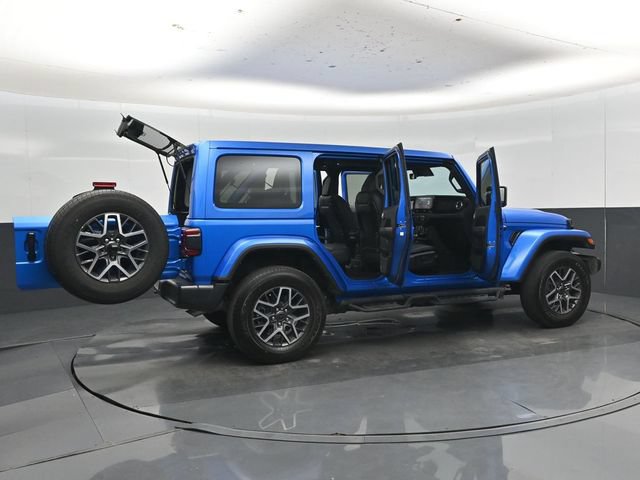 Used 2024 Jeep Wrangler Unlimited Sahara w/ Technology Group AWD/4WD image 54