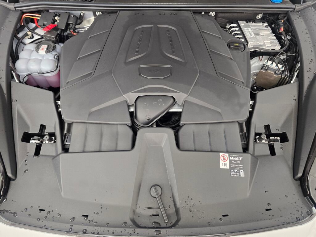 New 2026 Porsche Cayenne image 11