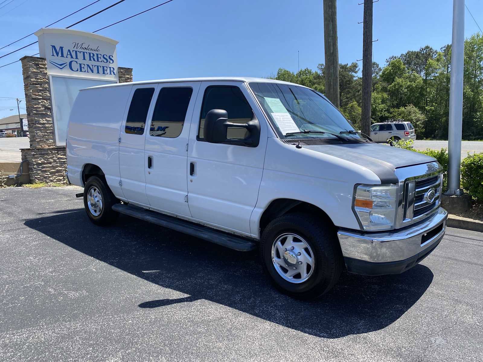 Used 2014 Ford E-250 and Econoline 250 w/ Power Group RWD image 2