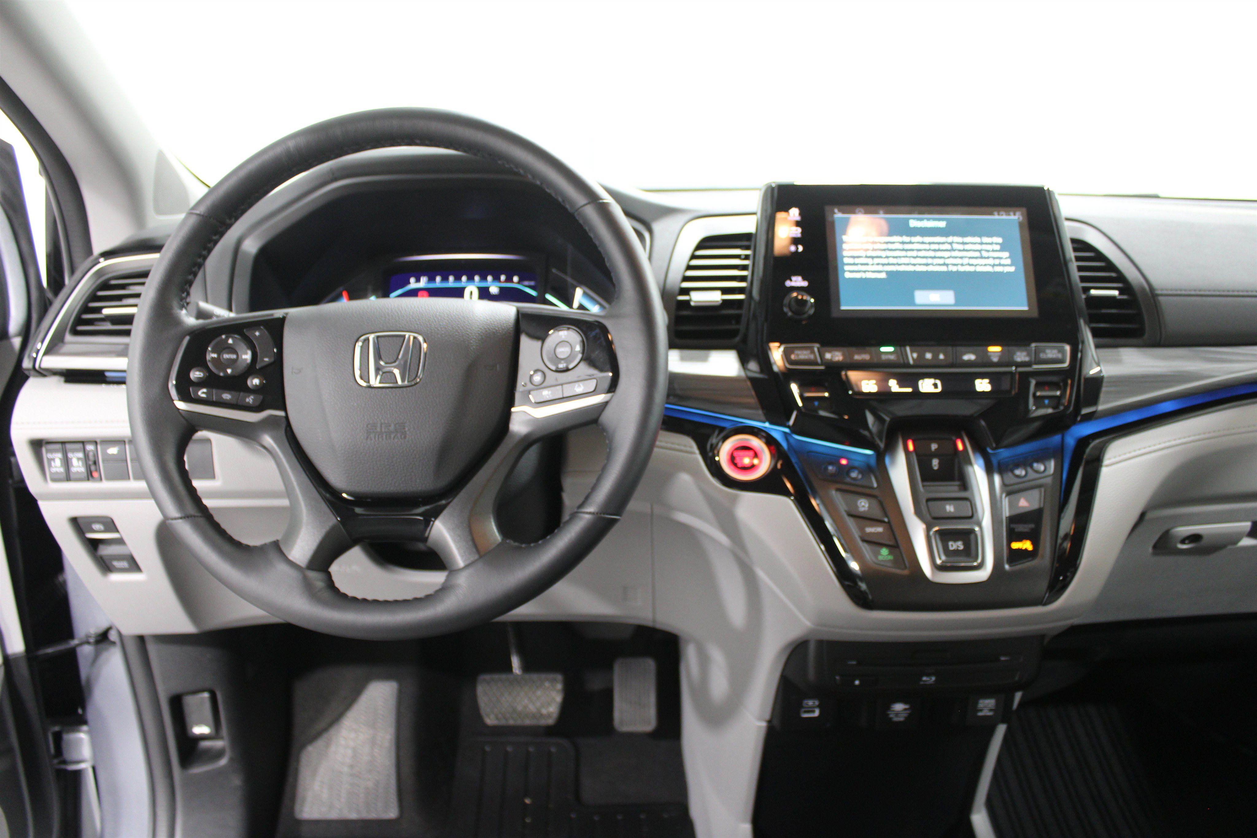 Used 2024 Honda Odyssey Elite image 2