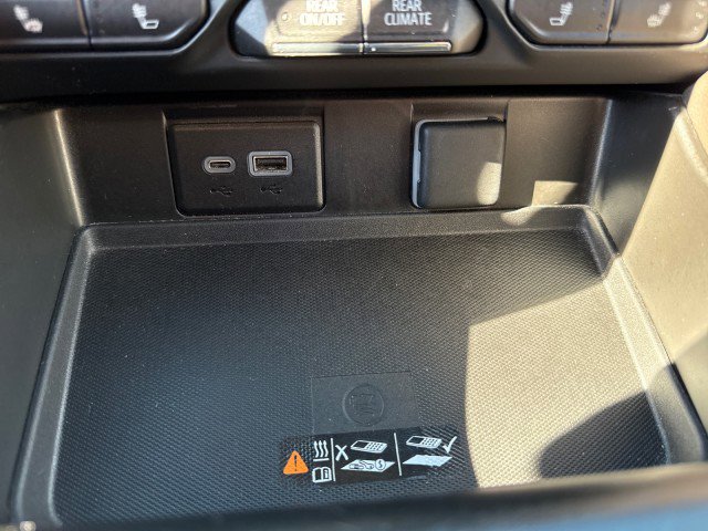 Used 2023 Chevrolet Suburban LT w/ Luxury Package image 26