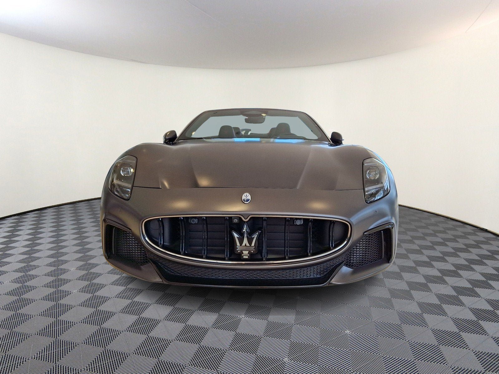Certified 2024 Maserati GranCabrio Trofeo AWD/4WD image 2