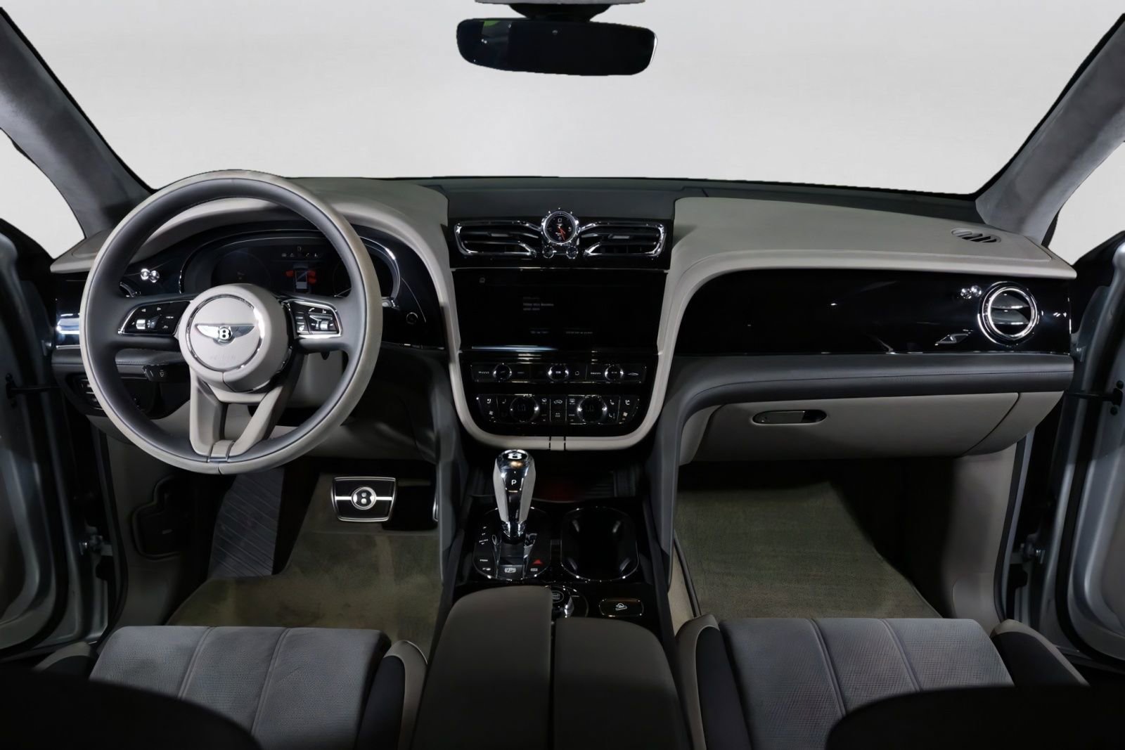 Used 2022 Bentley Bentayga AWD/4WD image 5