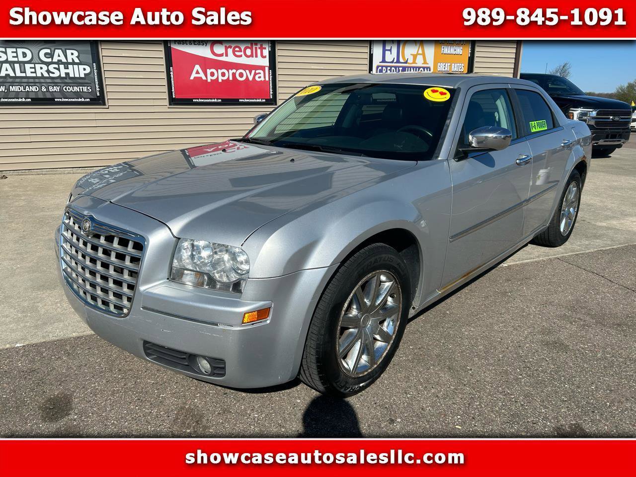 Used 2010 Chrysler 300 Touring RWD image 1