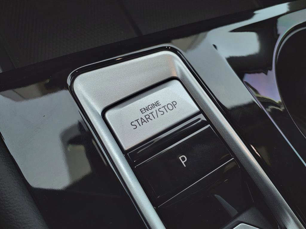 New 2026 Volkswagen Atlas Cross Sport SEL Premium R-Line image 17