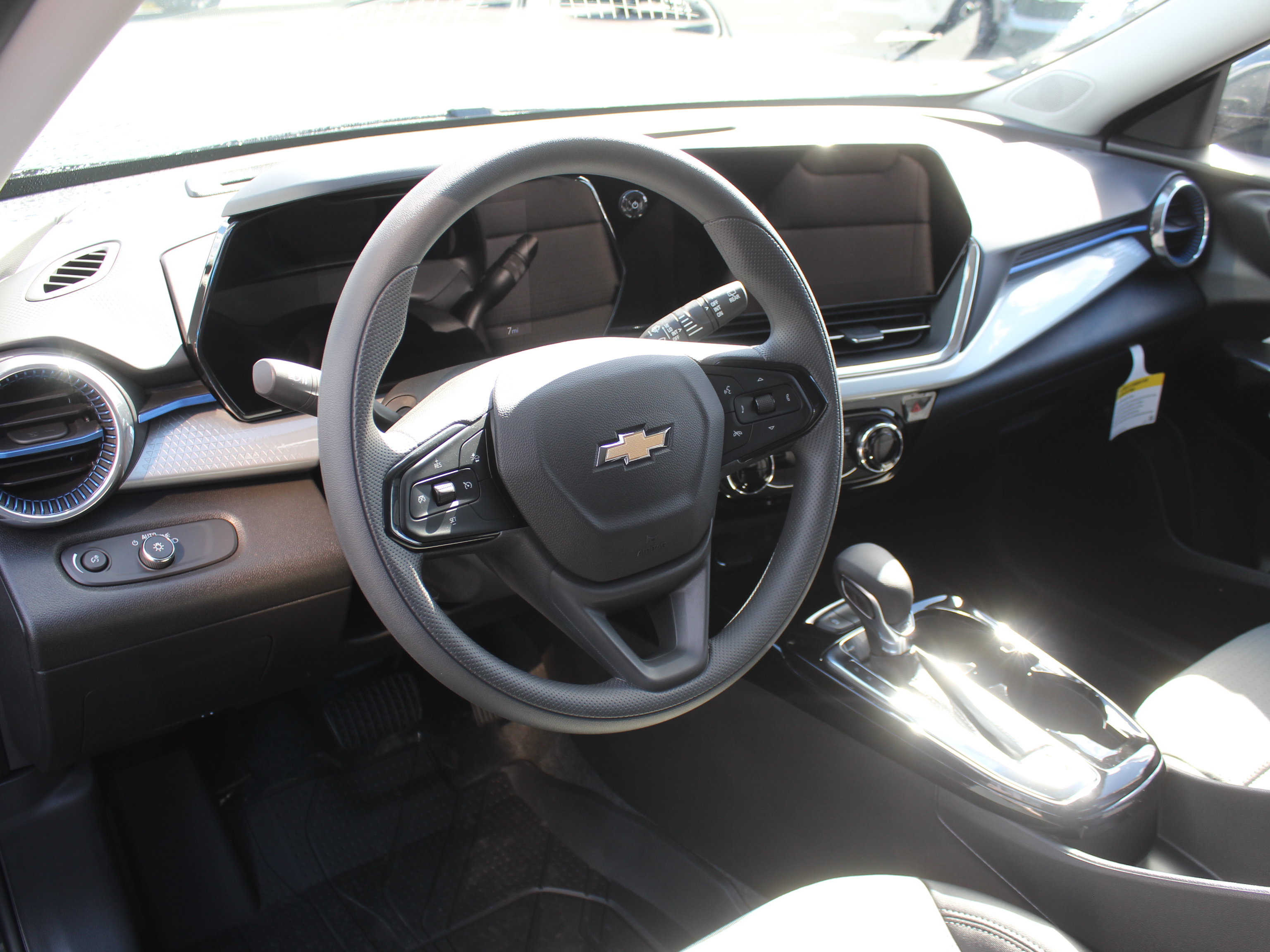 New 2026 Chevrolet Trax LT FWD image 12