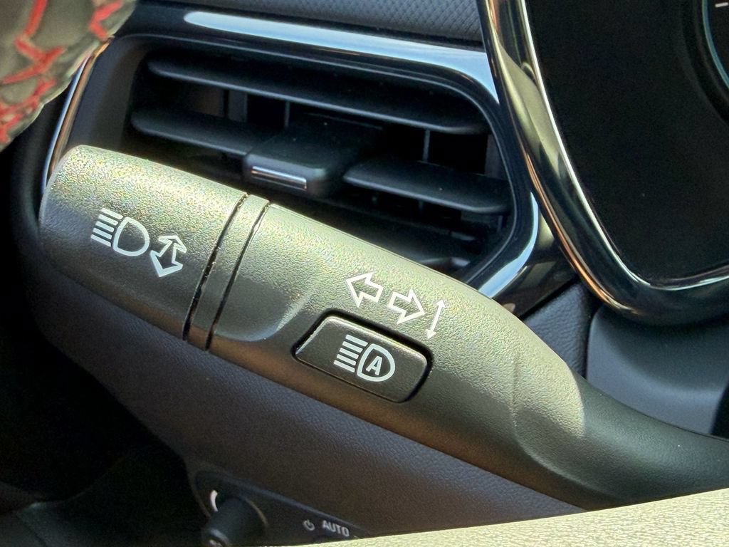 Used 2024 Chevrolet Equinox RS w/ RS Leather Package FWD image 33