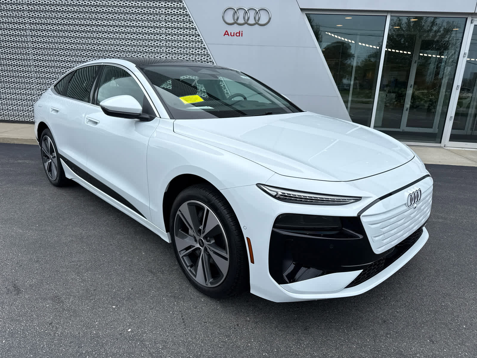 New 2025 Audi A6 e-tron Premium Plus image 2
