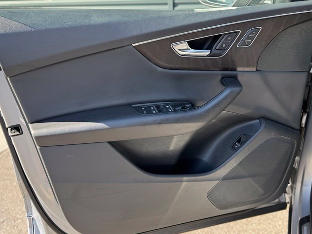 Used 2022 Audi Q8 Premium AWD/4WD image 13