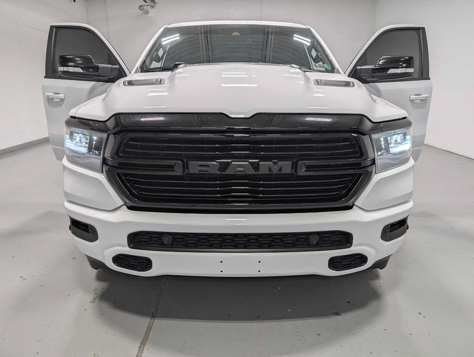 Used 2021 RAM 1500 Laramie w/ Night Edition AWD/4WD image 16