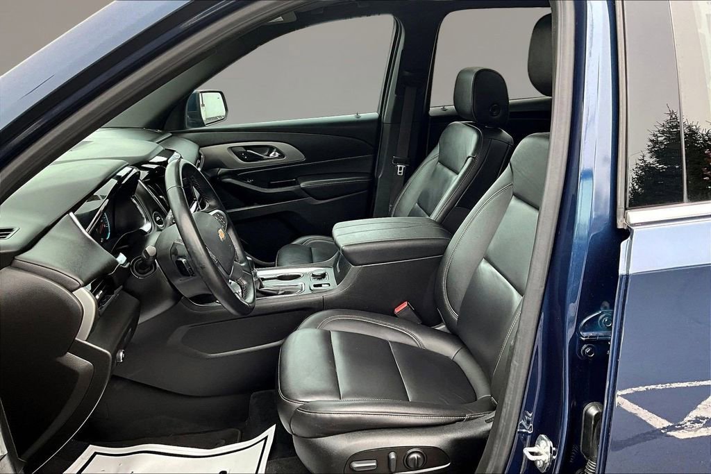 Used 2023 Chevrolet Traverse LT w/ LT Premium Package AWD/4WD image 21