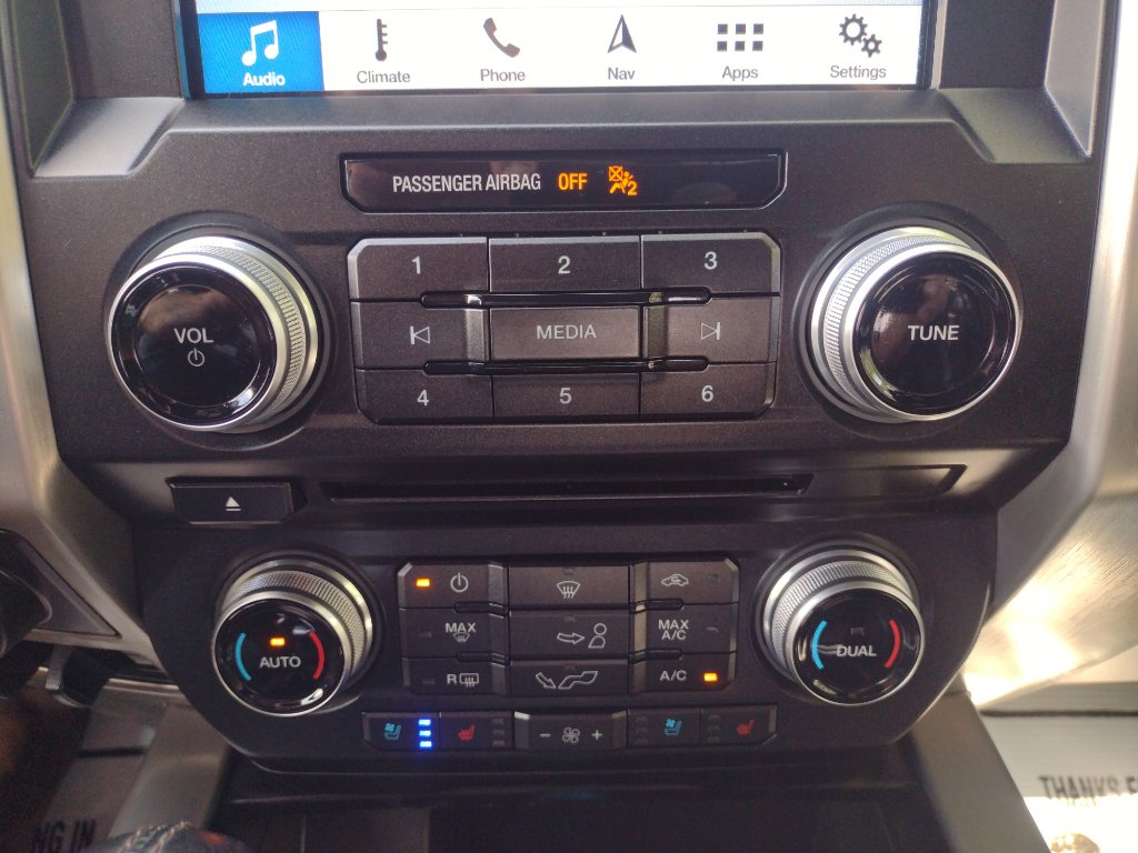 Used 2018 Ford F150 Platinum w/ Equipment Group 701A Luxury image 21