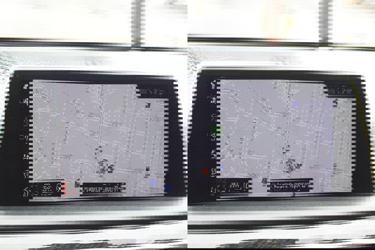 Used 2019 BMW 750i image 12