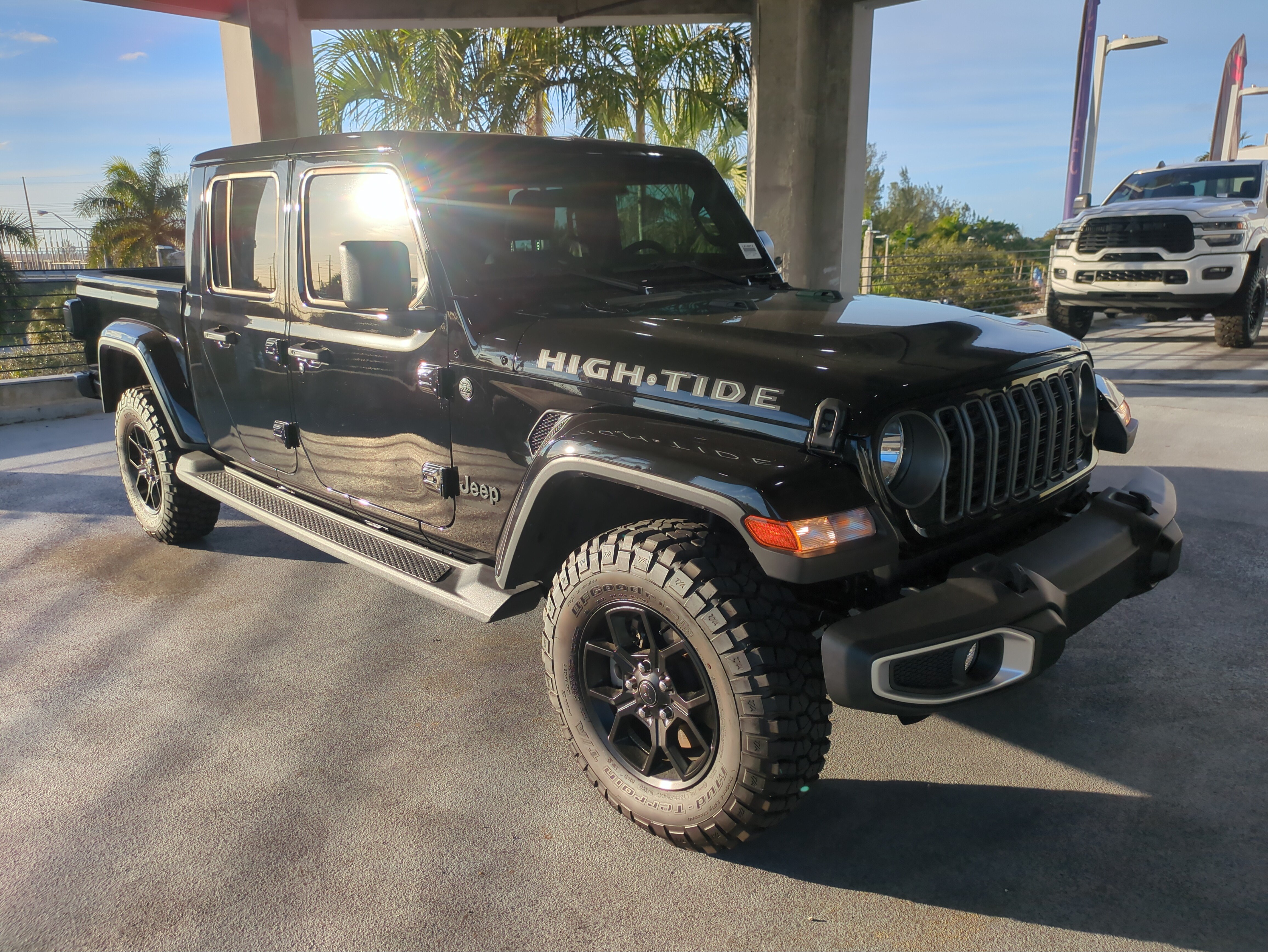New 2025 Jeep Gladiator Sport AWD/4WD image 2