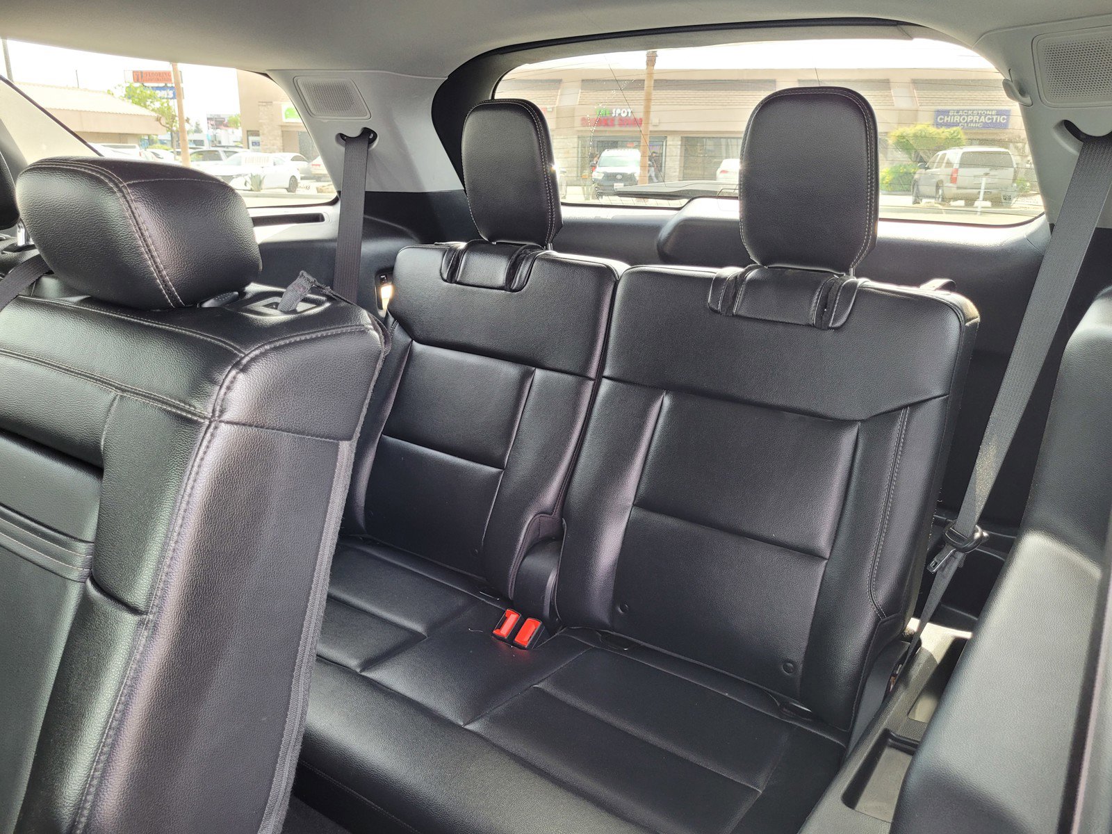 Used 2023 Ford Explorer Limited image 12