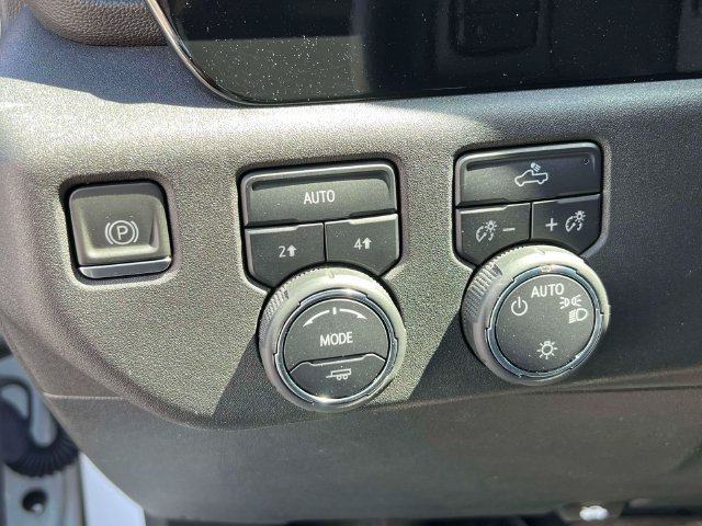 Used 2023 Chevrolet Silverado 1500 LT AWD/4WD image 17