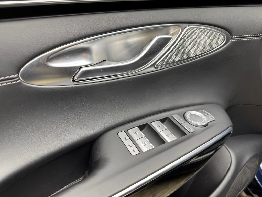 Used 2025 Genesis GV70 2.5T AWD/4WD image 9