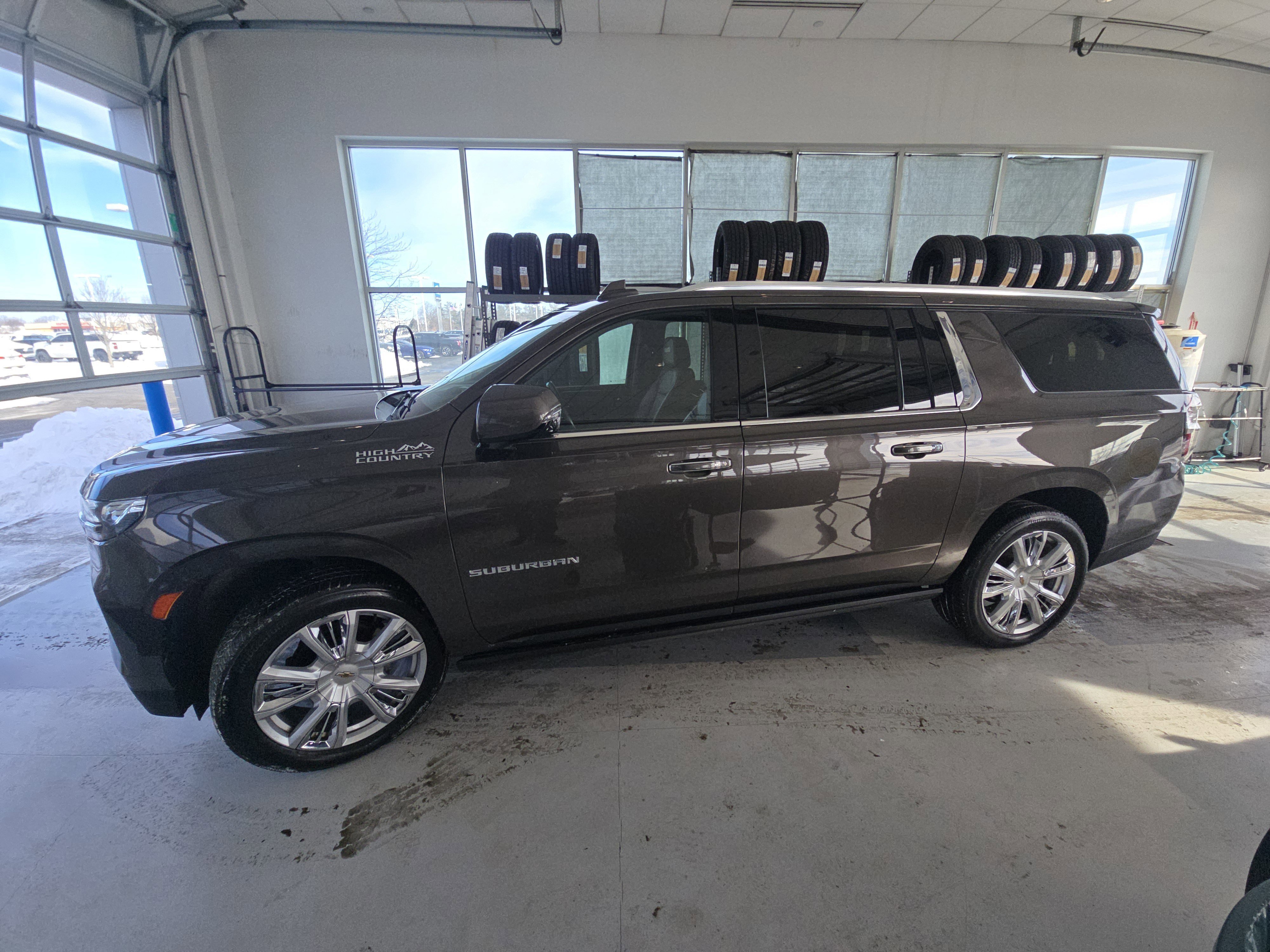 Used 2021 Chevrolet Suburban High Country image 14