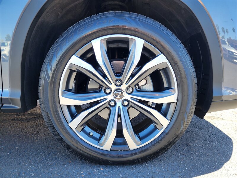 Used 2022 Lexus RX 350L w/ Premium Package image 21