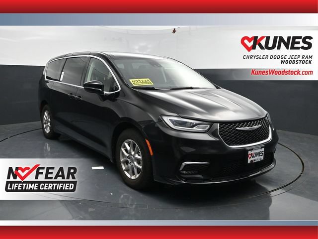 Used 2024 Chrysler Pacifica Touring-L FWD video 1