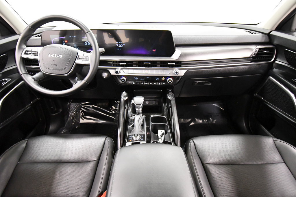 Certified 2024 Kia Telluride S w/ S Sunroof Package AWD/4WD image 3