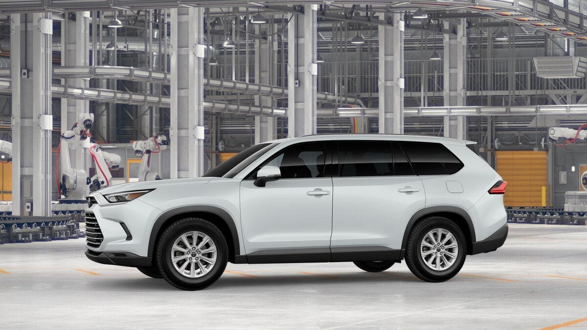 New 2026 Toyota Grand Highlander XLE FWD image 3