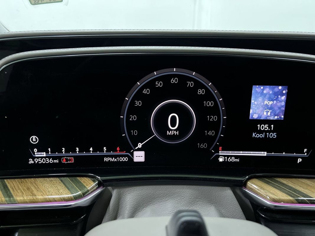 Used 2022 Cadillac Escalade Premium Luxury Platinum w/ LPO, Radiant Package RWD image 18