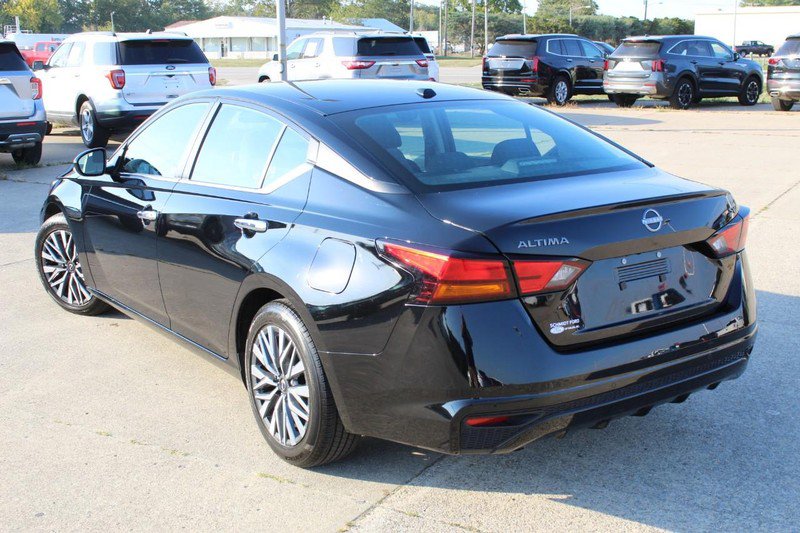 Used 2024 Nissan Altima 2.5 SV image 5