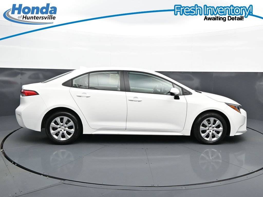 Used 2025 Toyota Corolla LE w/ Convenience Package FWD image 11