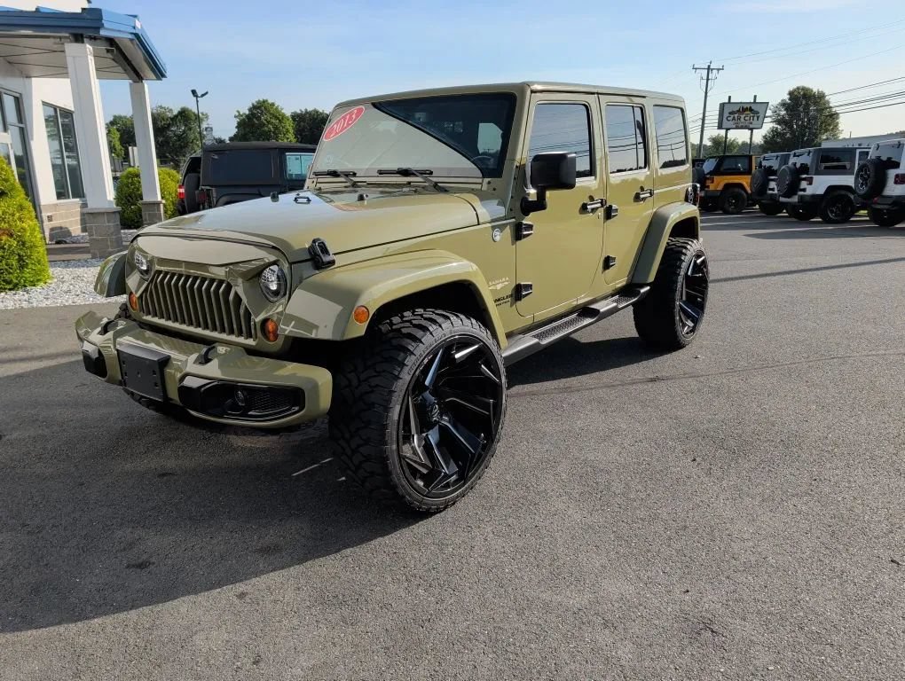 Used 2013 Jeep Wrangler Unlimited Sahara w/ Connectivity Group AWD/4WD image 6