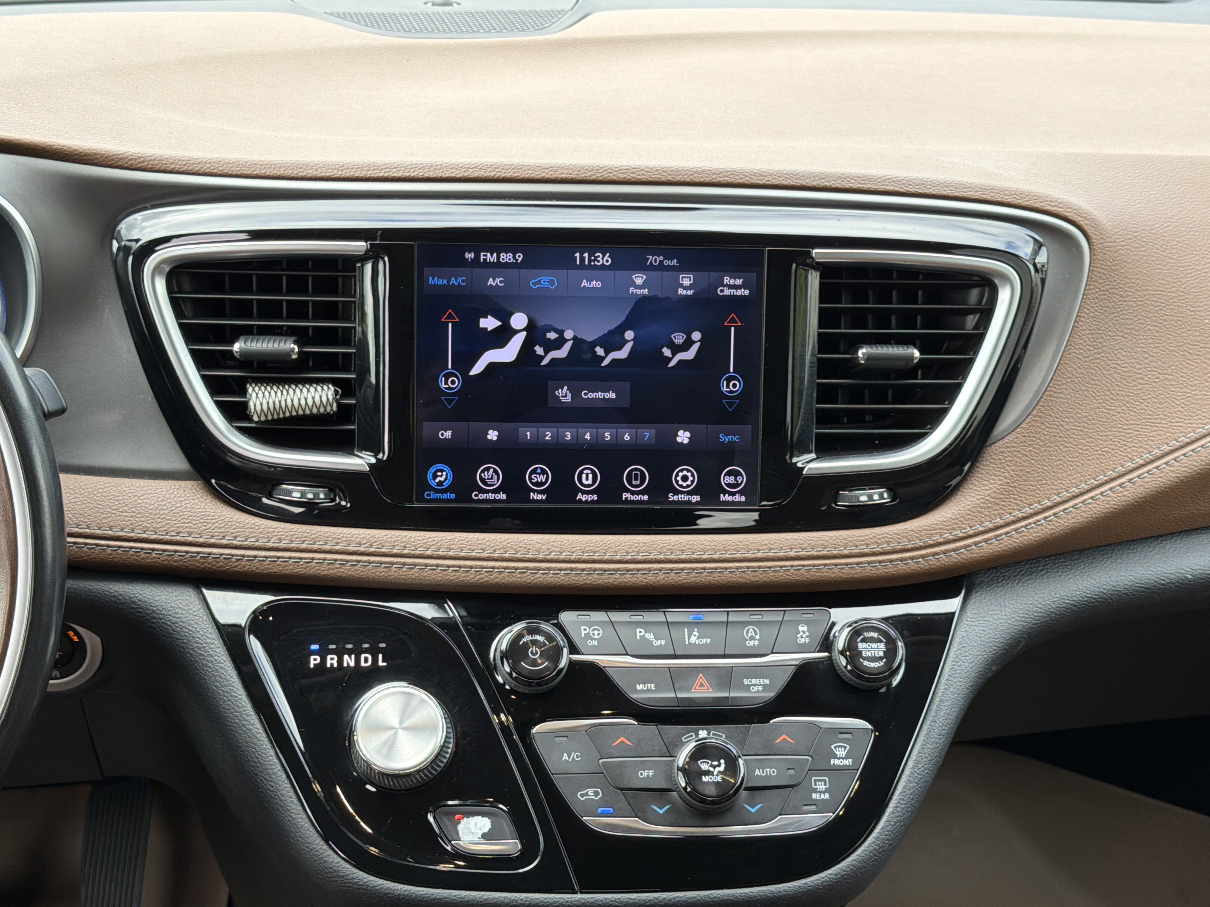 Used 2019 Chrysler Pacifica Limited FWD image 8