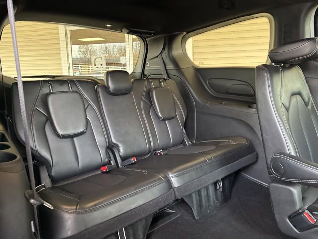 Used 2025 Chrysler Pacifica Select FWD image 30