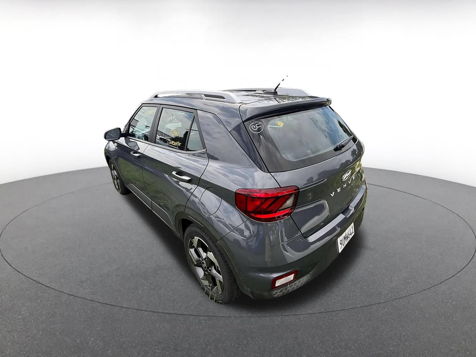 Used 2025 Hyundai Venue SEL FWD image 7