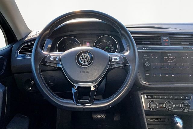 Used 2019 Volkswagen Tiguan SE w/ Panoramic Sunroof Package image 8