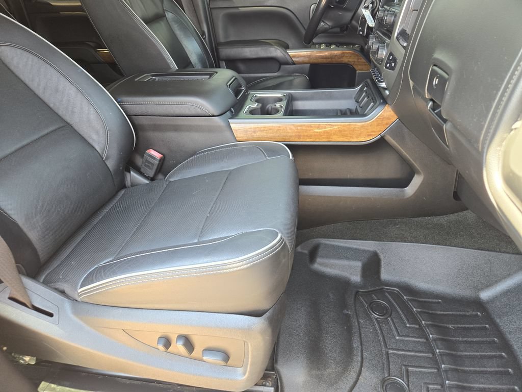 Used 2018 Chevrolet Silverado 2500 High Country w/ Duramax Plus Package AWD/4WD image 15
