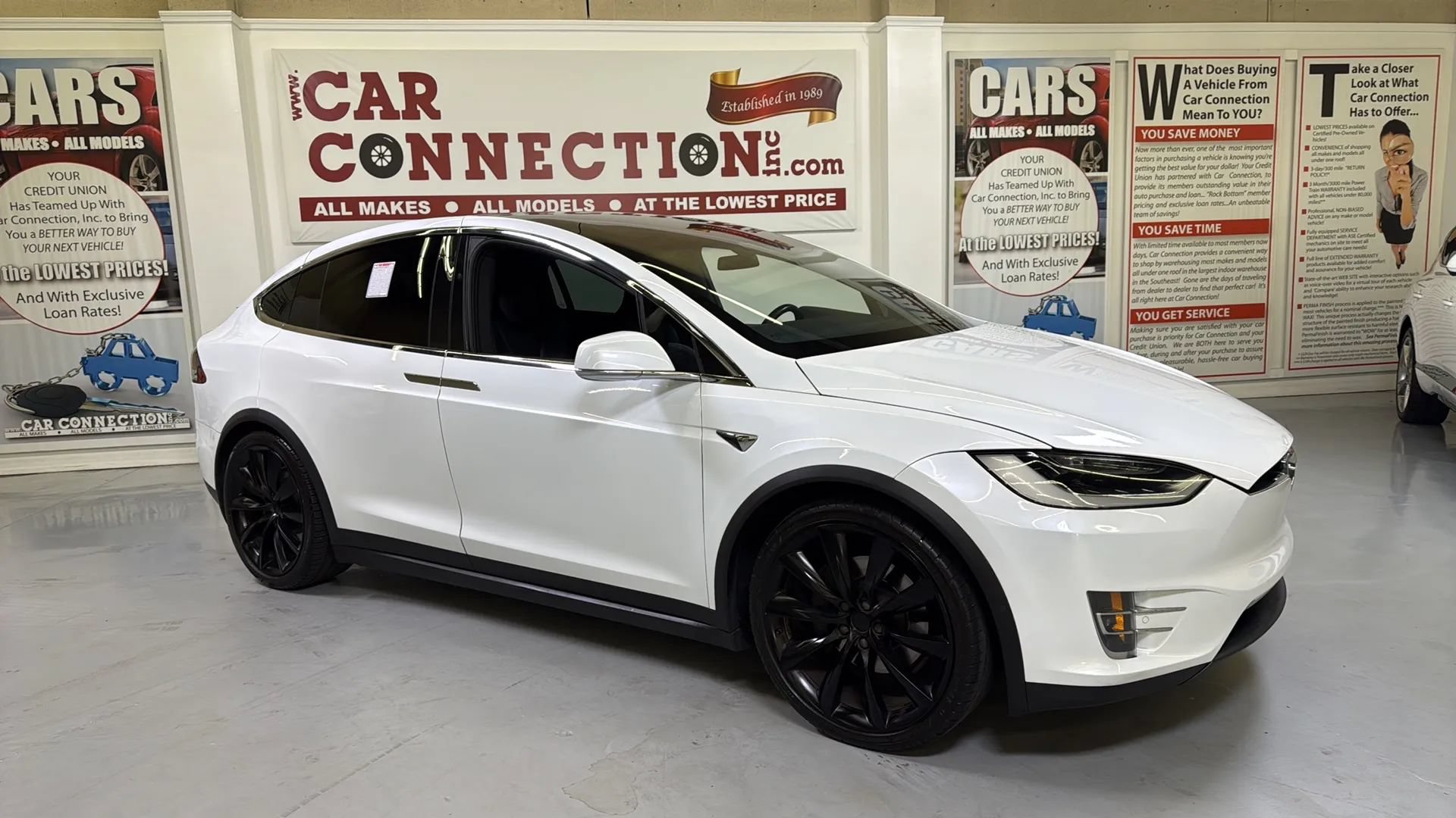 Used 2018 Tesla Model X 75D AWD/4WD image 3