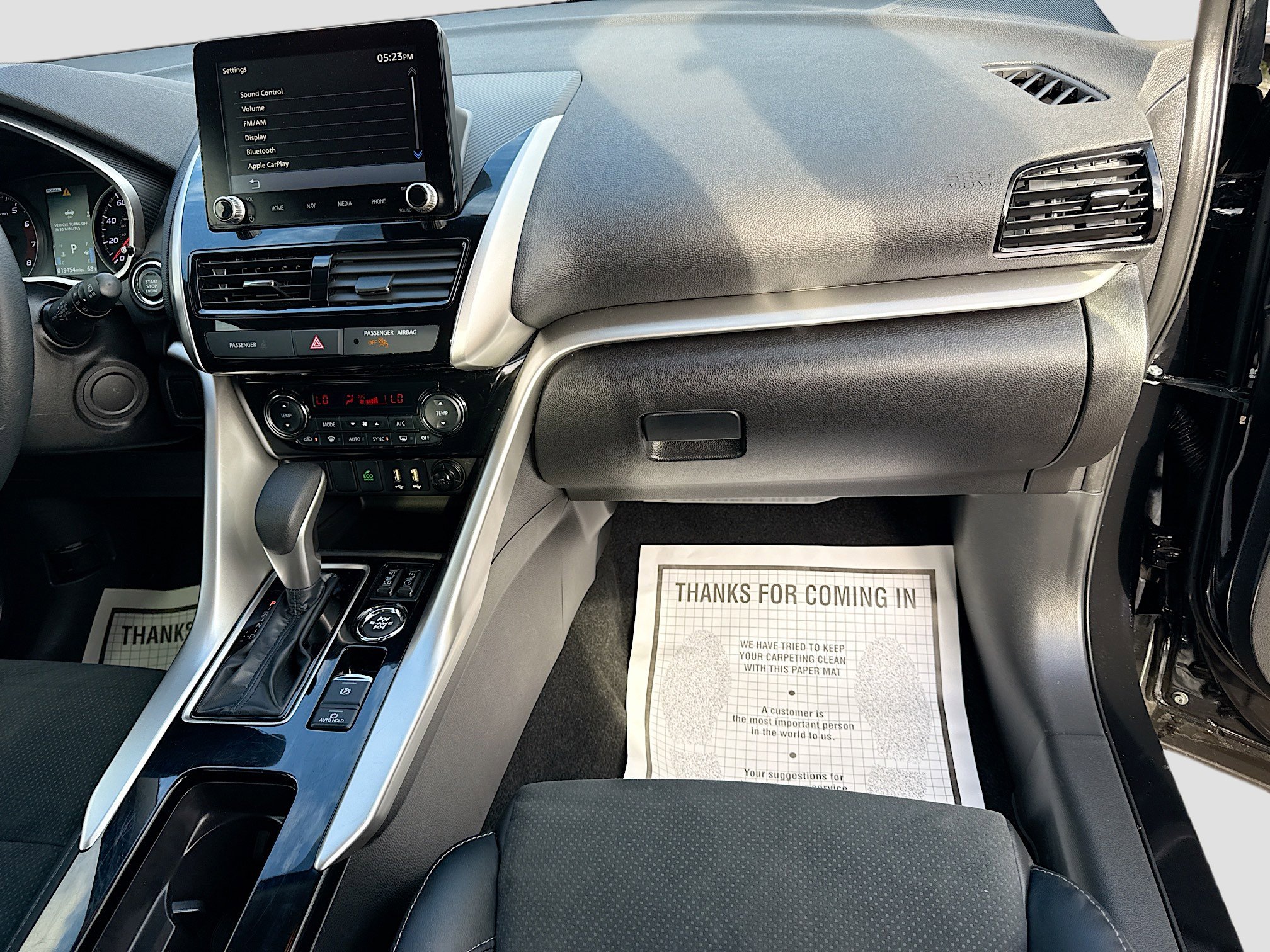 Used 2025 Mitsubishi Eclipse Cross Black Edition image 17