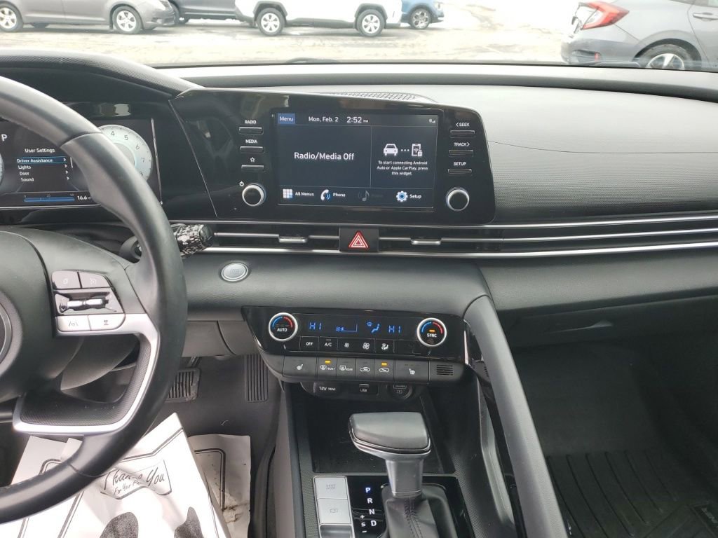 Used 2021 Hyundai Elantra SEL w/ Convenience Package image 17