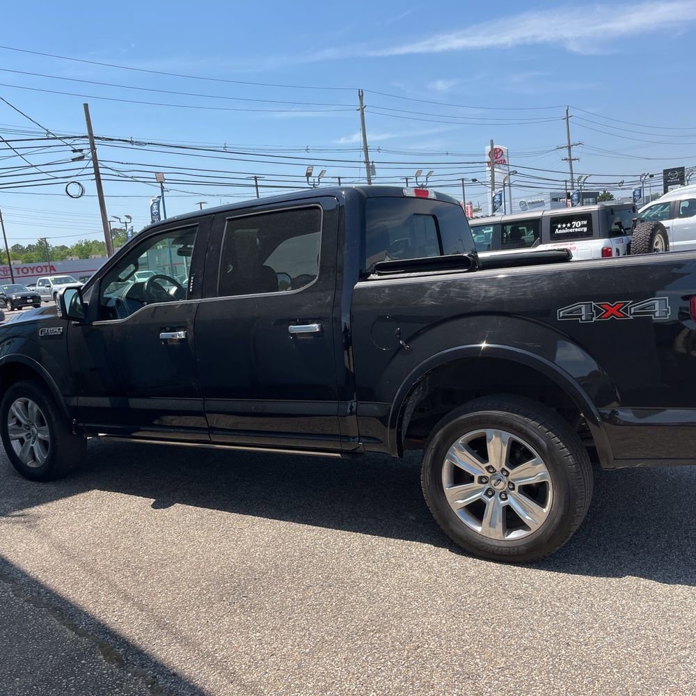 Used 2018 Ford F150 Platinum w/ Equipment Group 701A Luxury AWD/4WD image 4