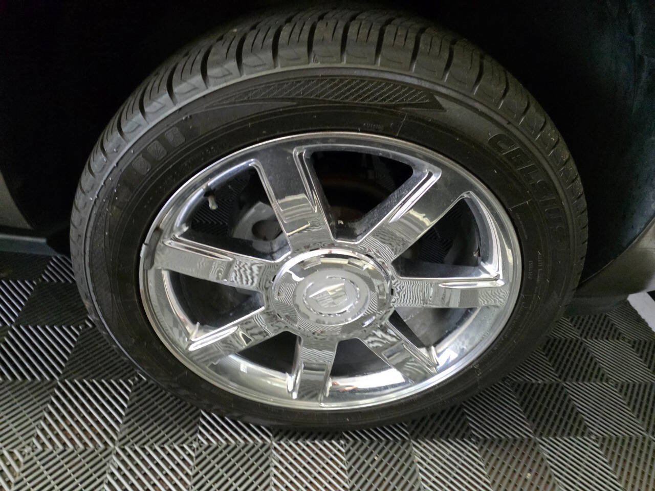 Used 2012 Cadillac Escalade Luxury RWD image 39