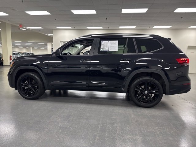 Used 2023 Volkswagen Atlas SEL R-Line image 4