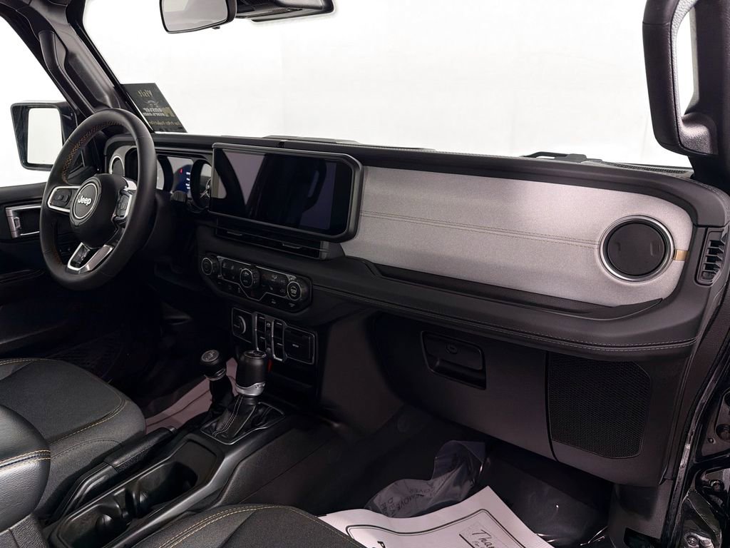 Used 2024 Jeep Wrangler Sahara image 28
